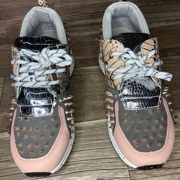 Bella Chic Sneakers - Picture 10 of 10